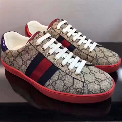 gucci ace gg supreme sneakers.